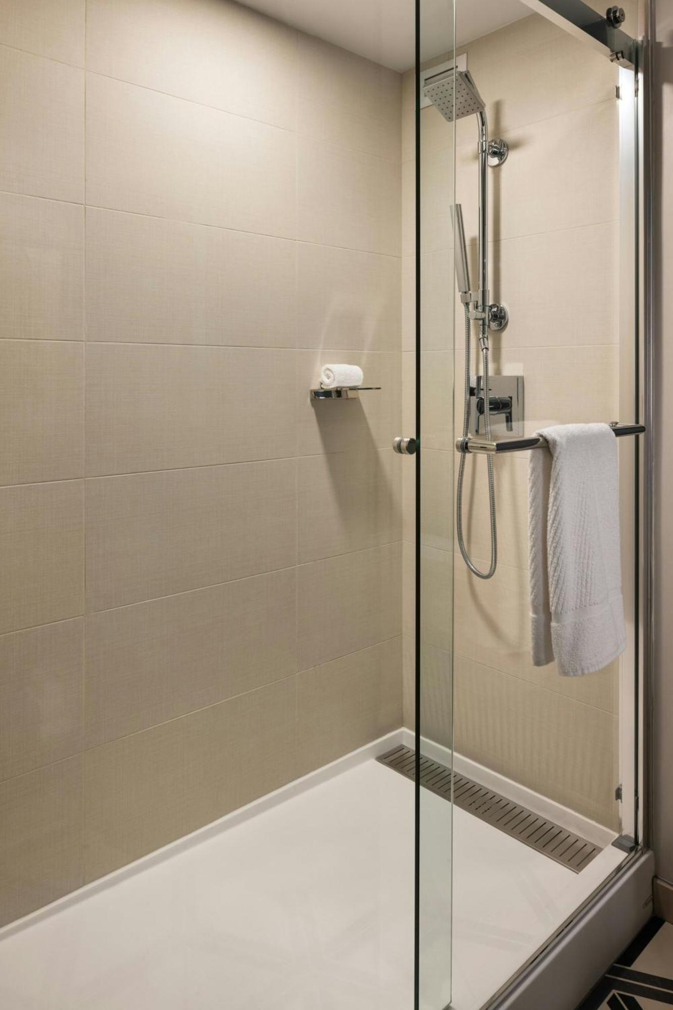 Oshkosh Marriott Waterfront Hotel & Convention Center Екстериор снимка