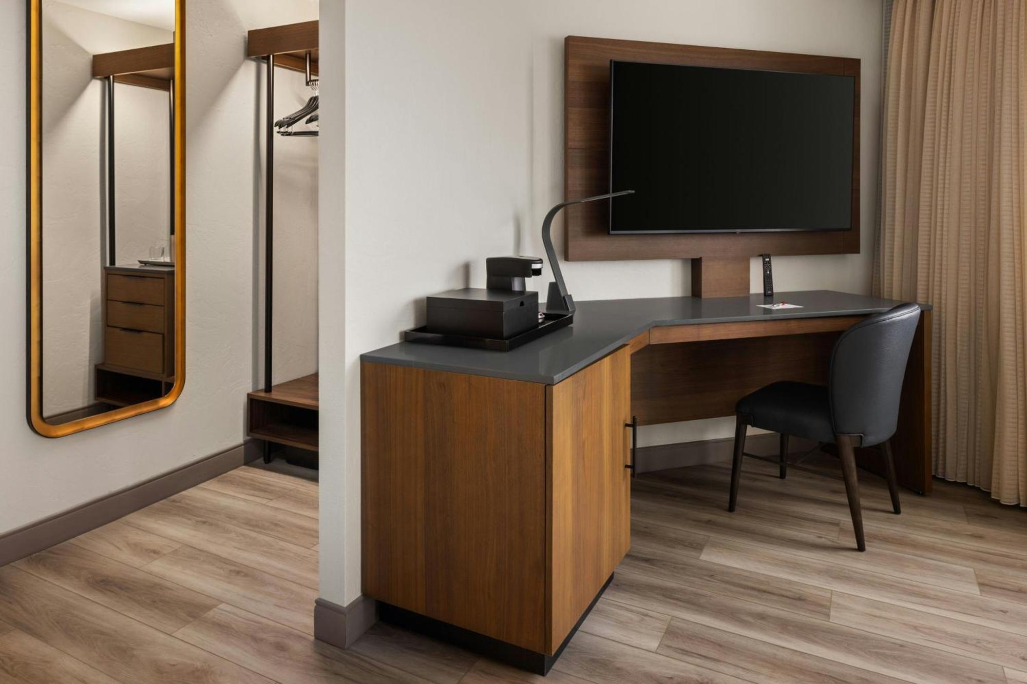 Oshkosh Marriott Waterfront Hotel & Convention Center Екстериор снимка