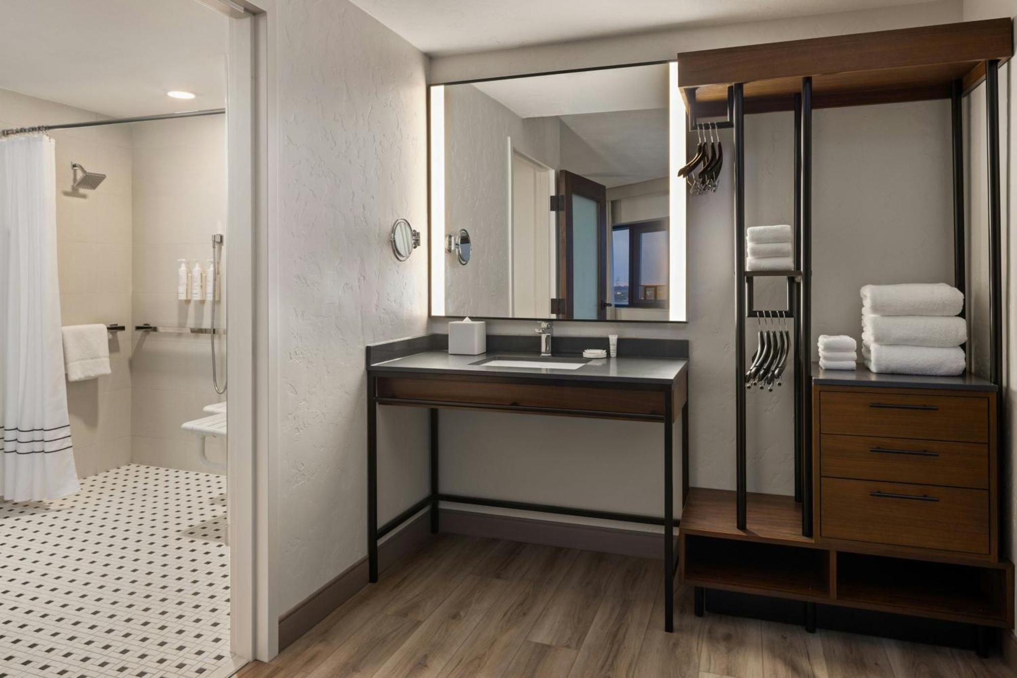 Oshkosh Marriott Waterfront Hotel & Convention Center Екстериор снимка