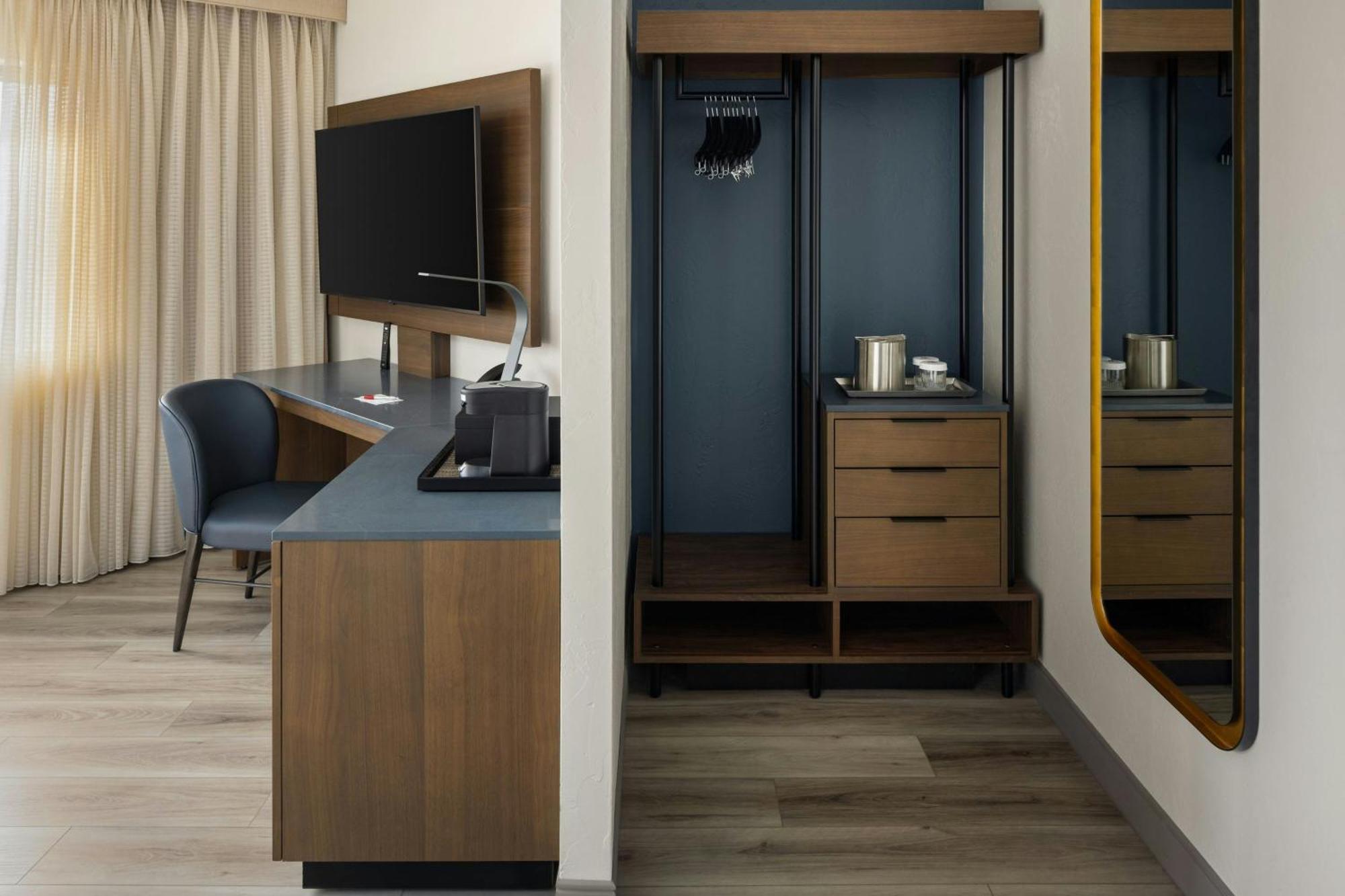 Oshkosh Marriott Waterfront Hotel & Convention Center Екстериор снимка
