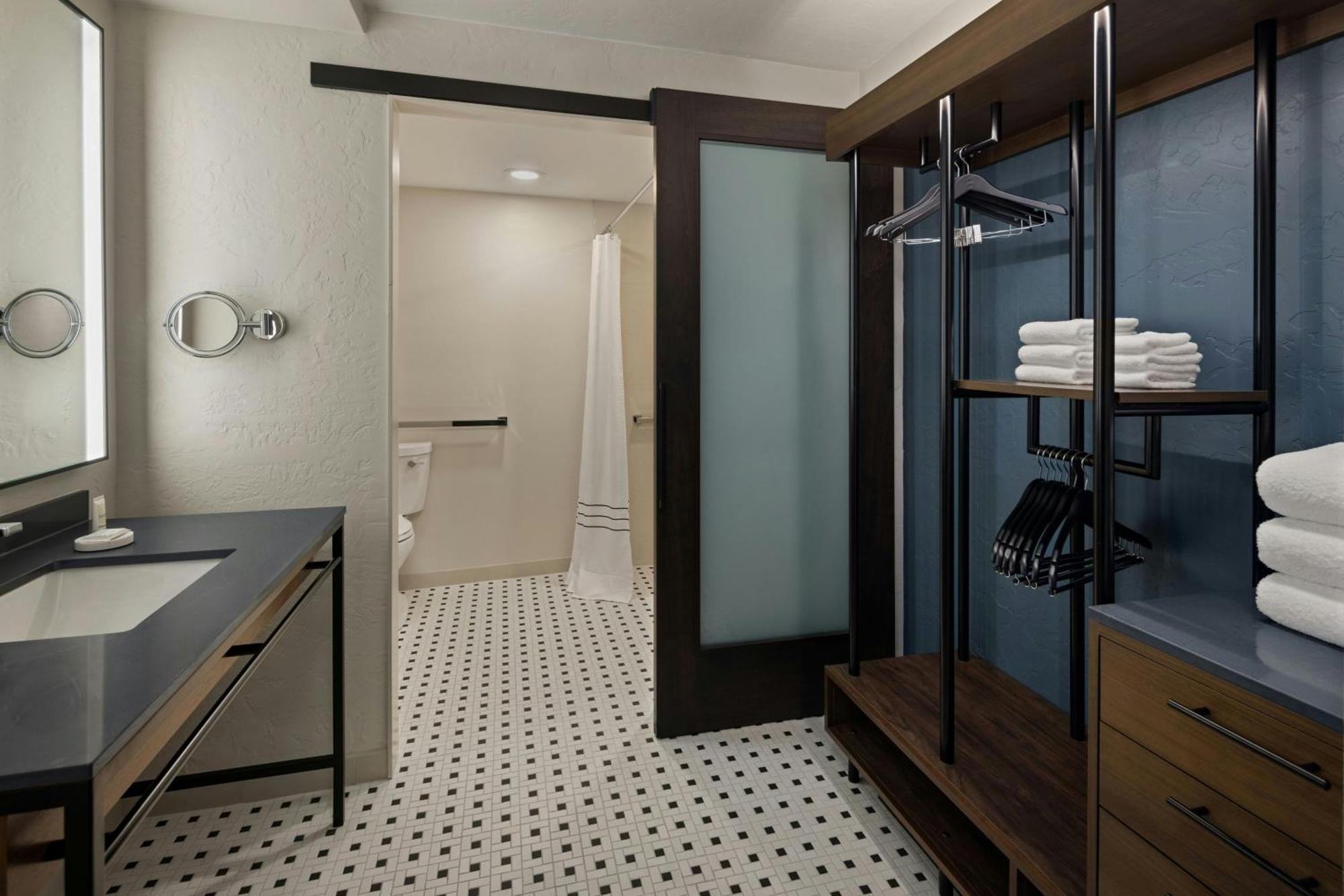 Oshkosh Marriott Waterfront Hotel & Convention Center Екстериор снимка