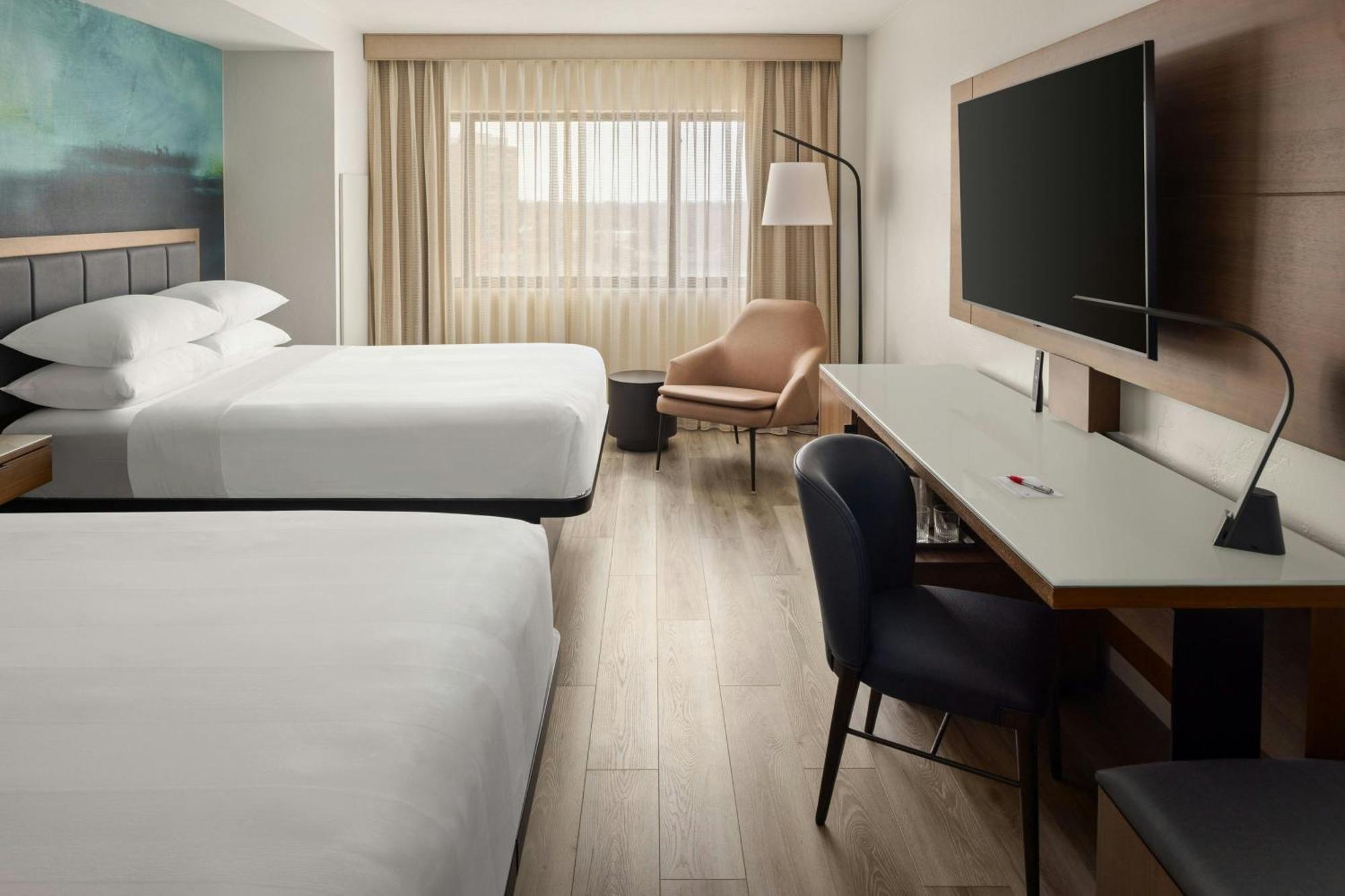 Oshkosh Marriott Waterfront Hotel & Convention Center Екстериор снимка
